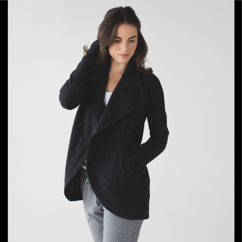 Lululemon That's A Wrap
Black